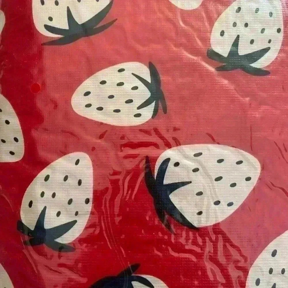 NWT  EXCLUSIVE TABLECLOTH - Picture 3 of 7